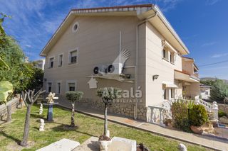 Maison à Loeches. Gran vivienda en loeches con muchisimas posibilidades