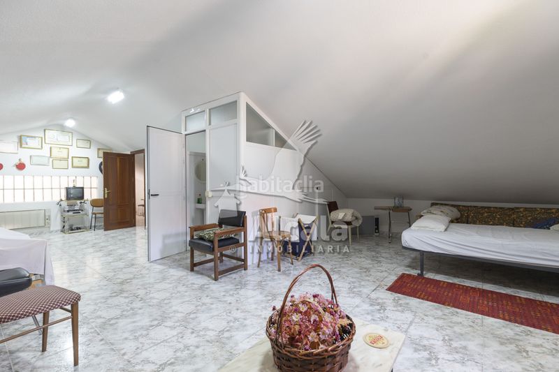 Foto a78476f1-6e3f-44f7-b9f1-fe8205e061d3. Casa amb calefacció aparcament a Loeches