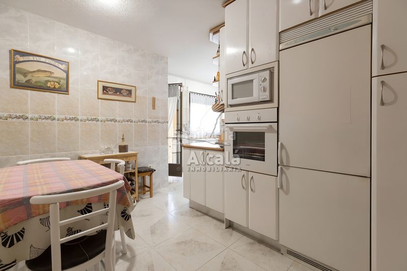 Foto c8ff8a21-6b94-4d0f-9ab5-f8deff8fbe2b. Casa amb calefacció aparcament a Loeches