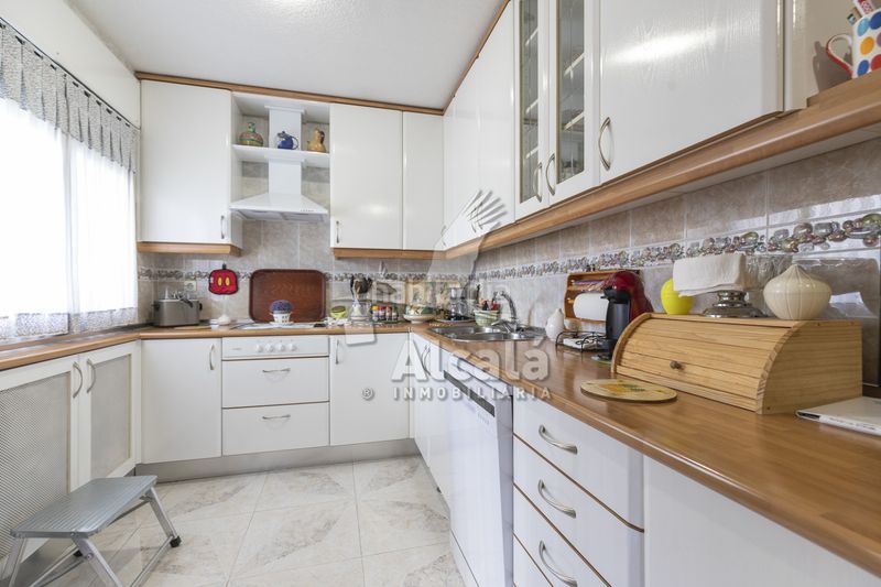 Foto cd176425-ead6-4e4a-b077-37746d32f647. Casa amb calefacció aparcament a Loeches