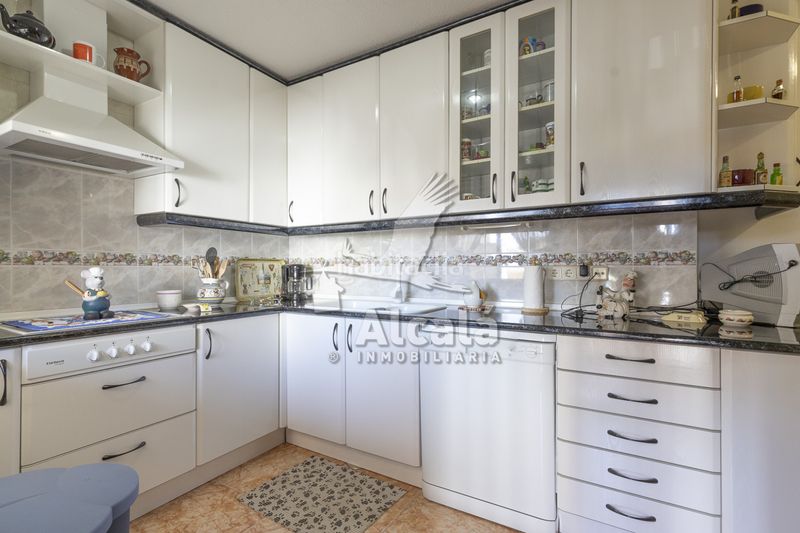 Foto da2b02fe-d6db-4d7b-8b46-1fd9e155a7bf. Casa amb calefacció aparcament a Loeches