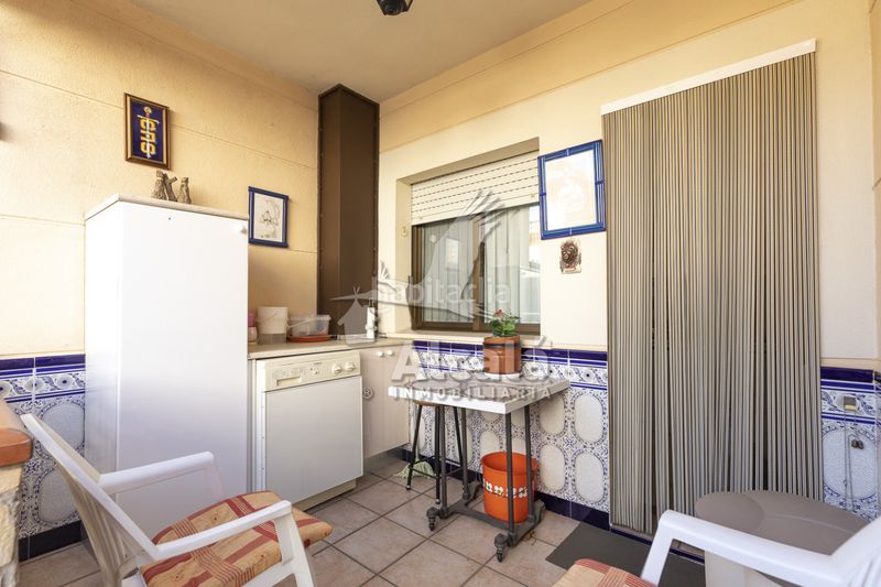 Foto eb74f76e-e547-4d33-915b-08192e21c8c5. Casa amb calefacció aparcament a Loeches