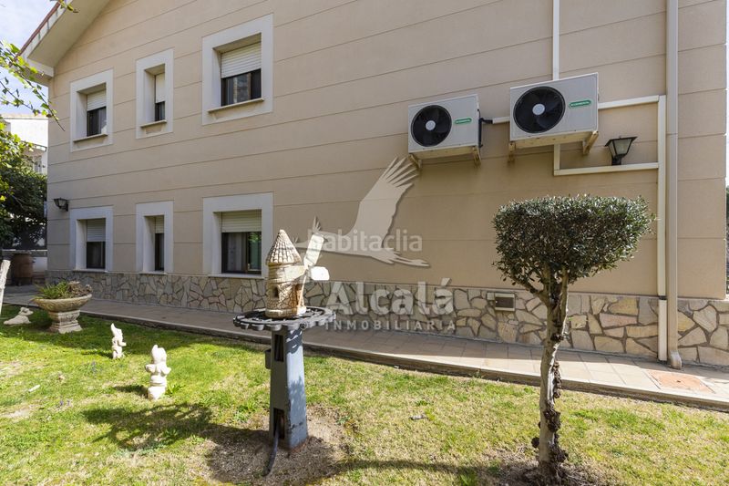 Foto f12529b2-6a1f-4a54-962f-50c569a9cf6e. Casa amb calefacció aparcament a Loeches