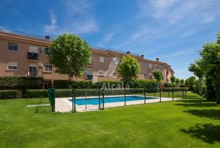 Bureau à Villamiel de Toledo. Luminoso loftapartamento situado en una tranquila urbanización p
