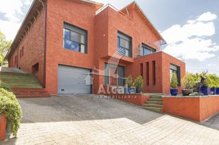 Casa en El Clavín-Valdeluz. Exclusivo chalet independiente en el clavín guadalajara
