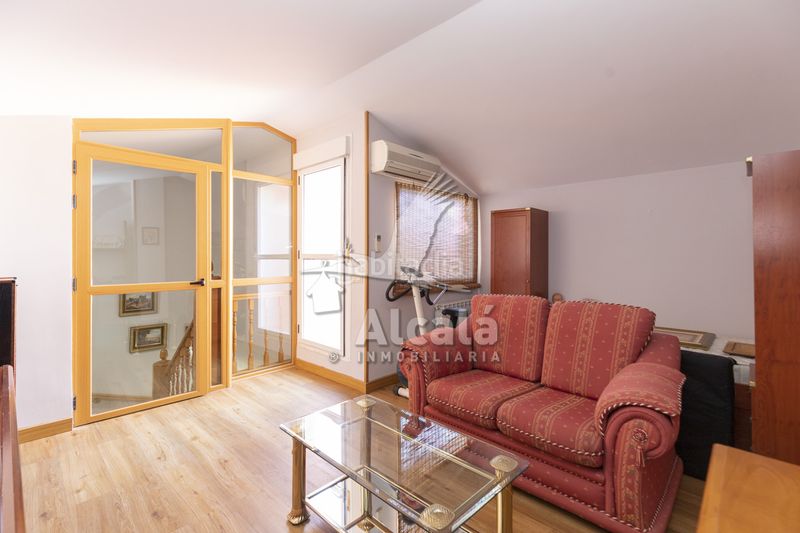 Foto 529e25c4-520a-4b52-bbfd-d7a22096507b. Casa amb calefacció aparcament a Chorrillo Alcalá de Henares