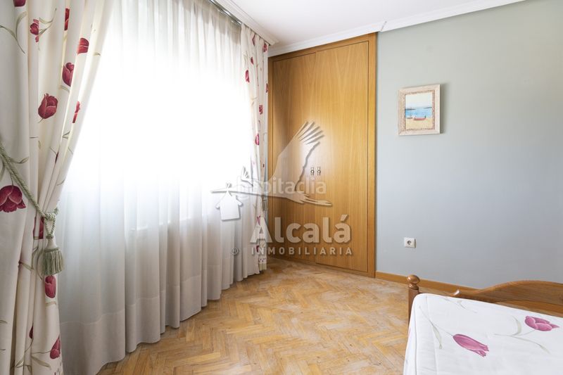 Foto b70b620f-6992-40e4-a374-f7a896dbe6c9. Casa amb calefacció aparcament a Chorrillo Alcalá de Henares