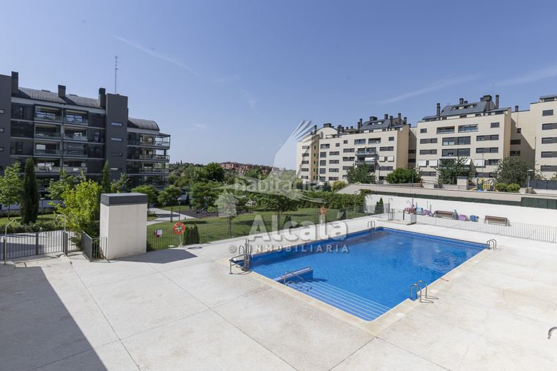 Foto 1661c8db-376b-4ac3-8aff-3a113d82326a. Àtic amb calefacció aparcament piscina a Urbanizaciones Rivas - Vaciamadrid