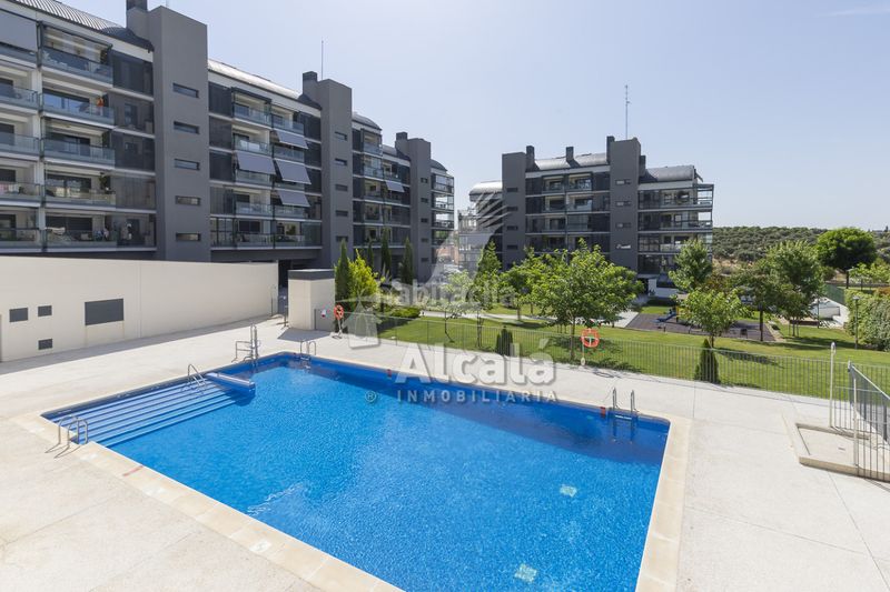 Foto c80fb053-02e2-4f4e-abfd-115fc661383b. Àtic amb calefacció aparcament piscina a Urbanizaciones Rivas - Vaciamadrid