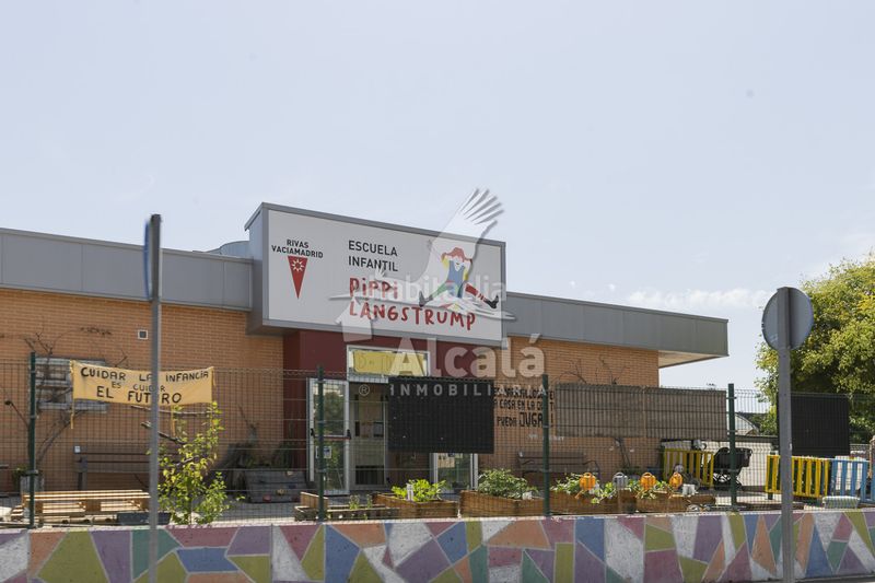 Foto e6138d71-a881-418d-a33f-8a9beabebec6. Àtic amb calefacció aparcament piscina a Urbanizaciones Rivas - Vaciamadrid