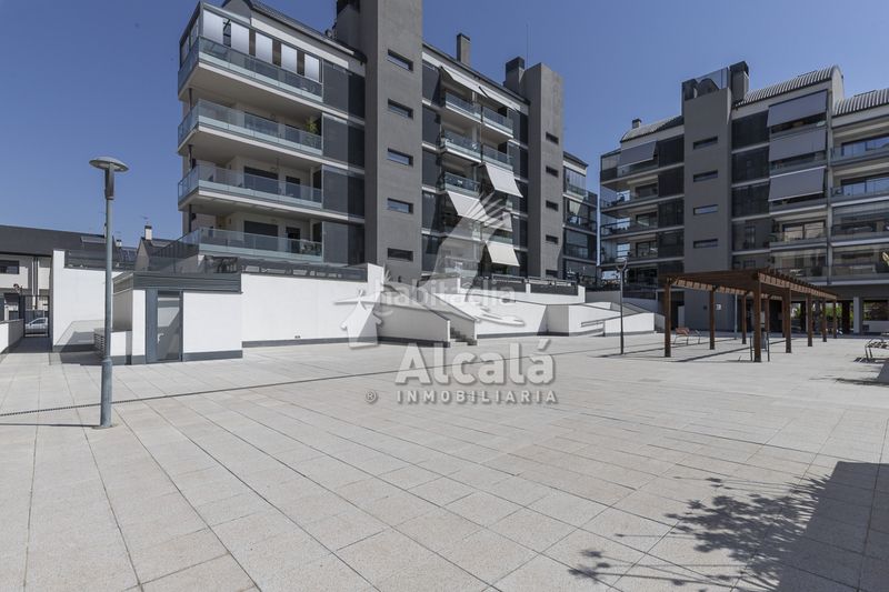 Foto ecf6509f-8d69-4fec-bd6e-c090030b6c92. Àtic amb calefacció aparcament piscina a Urbanizaciones Rivas - Vaciamadrid