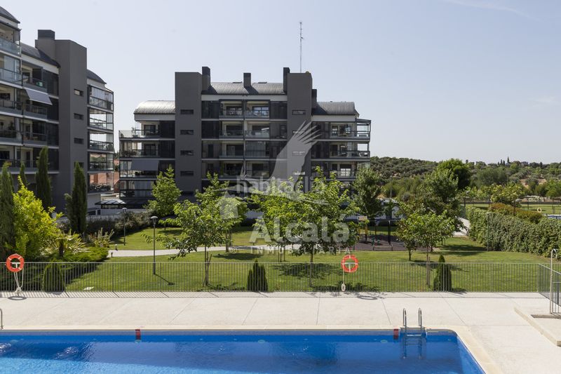Foto fba63bc8-92bb-45a4-a3b9-3f370ab071df. Àtic amb calefacció aparcament piscina a Urbanizaciones Rivas - Vaciamadrid