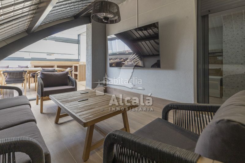 Foto fde9f6dd-a967-4dbc-8aa2-5d7b91b4086b. Àtic amb calefacció aparcament piscina a Urbanizaciones Rivas - Vaciamadrid