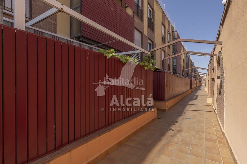 Foto 3e7a6ec1-e276-4bd8-b87c-11cfc38a59ee. Pis amb calefacció piscina a Veredillas Torrejón de Ardoz