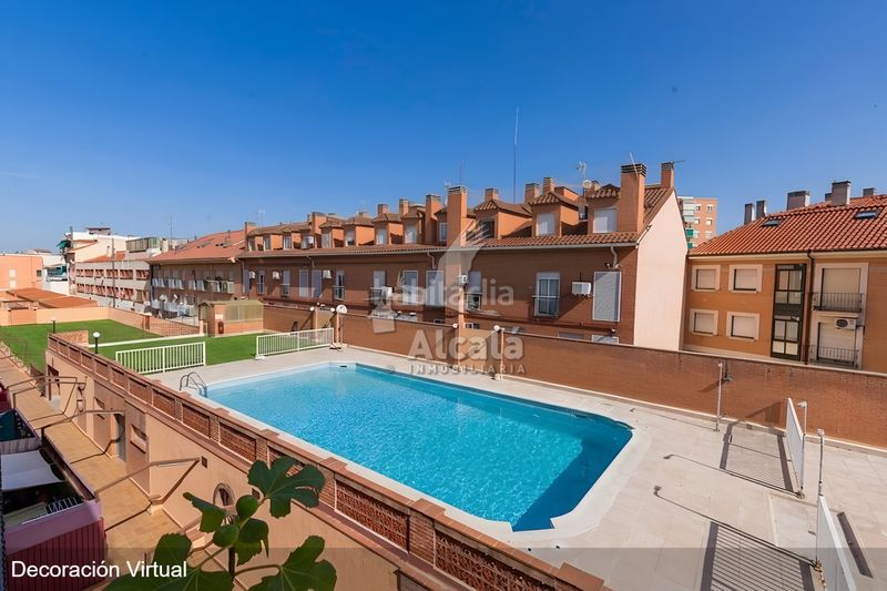 Foto f832bc61-0015-40a3-996f-e9075cbbaeba. Pis amb calefacció piscina a Veredillas Torrejón de Ardoz