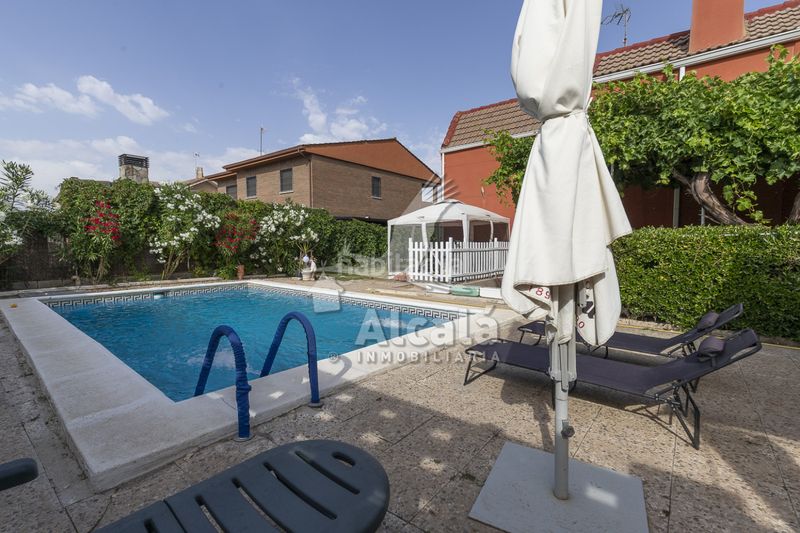 Foto 00387122-a235-4134-aa19-792c2100772c. Casa amb calefacció aparcament piscina a Camarma de Esteruelas