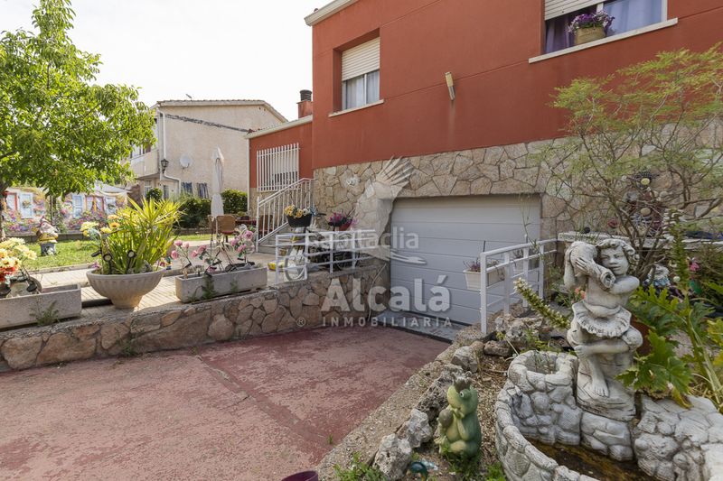 Foto 30f4b63b-3478-4769-ad66-dc8eafc1e2ca. Casa amb calefacció aparcament piscina a Camarma de Esteruelas
