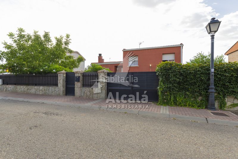 Foto bba6dd85-6eeb-47f3-a098-b95ce05c76d7. Casa amb calefacció aparcament piscina a Camarma de Esteruelas