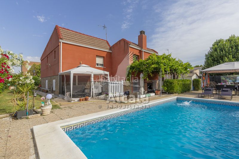 Foto c9023df3-1e1f-4a65-8def-91499bf3abab. Casa amb calefacció aparcament piscina a Camarma de Esteruelas