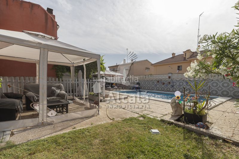 Foto c9b63600-058a-4418-990e-57e93db6cfae. Casa amb calefacció aparcament piscina a Camarma de Esteruelas