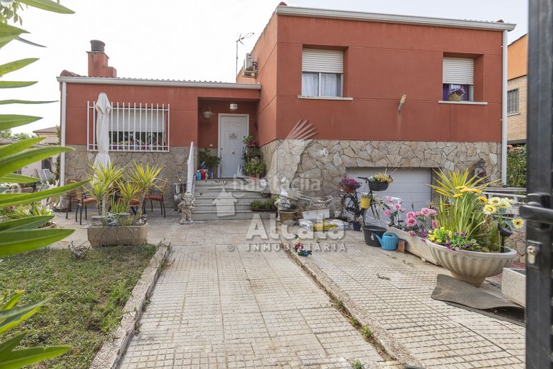 Foto ddd34e34-a8b0-4cff-90a6-10ee212ba427. Casa amb calefacció aparcament piscina a Camarma de Esteruelas
