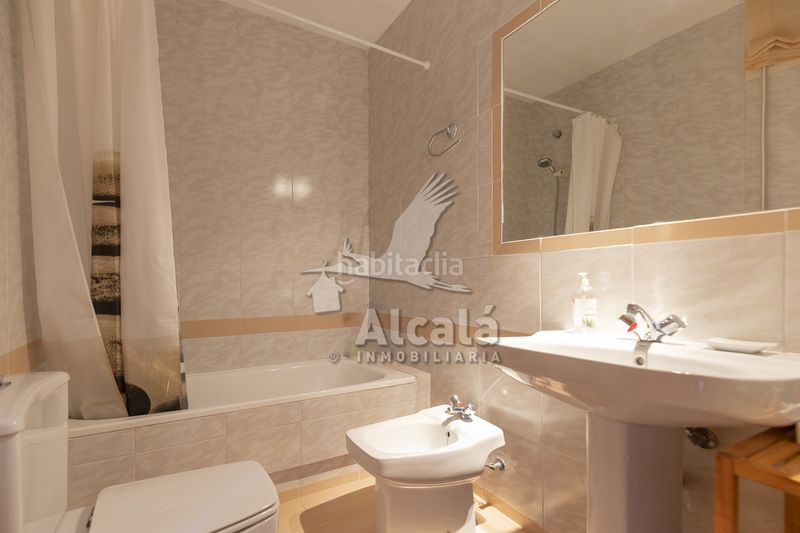 Foto 168b4228-4c86-4e5d-a86b-b545a661e923. Casa adossada amb calefacció a Alocén