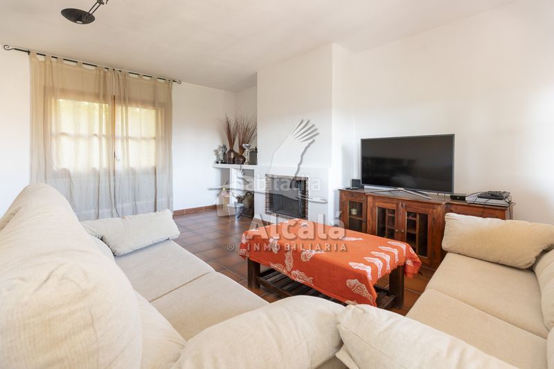 Foto 37776822-70c9-4875-b77e-c044079c5b0c. Casa adossada amb calefacció a Alocén