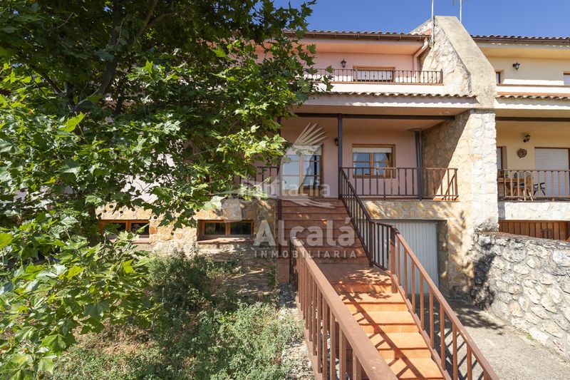 Foto 3a13430c-34a2-4550-bb9b-461cc7e102c4. Casa adossada amb calefacció a Alocén