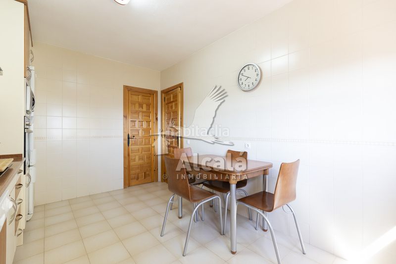 Foto 40aaf75a-5770-4d95-8333-cb4a2a79908b. Casa adossada amb calefacció a Alocén