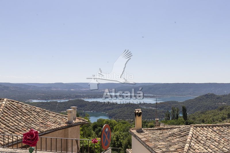 Foto 4fe8c25c-ae73-4333-8b33-12aa8bc26e5f. Casa adossada amb calefacció a Alocén