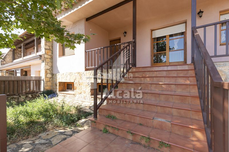 Foto 6eb7ee3b-328d-430c-be5e-6a3a6ab739c3. Casa adossada amb calefacció a Alocén