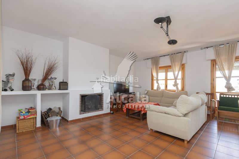Foto 6f5c4a39-d0ac-48dd-b56e-4402843bc441. Casa adossada amb calefacció a Alocén