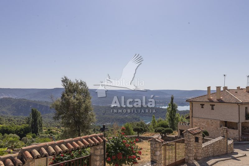 Foto 7897c002-e363-4cdd-8643-22de6fc57b85. Casa adossada amb calefacció a Alocén