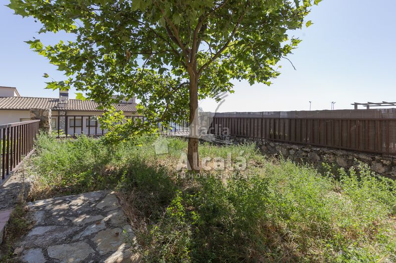 Foto 78a4141a-75da-43cd-8174-a92fdda0deb1. Casa adossada amb calefacció a Alocén