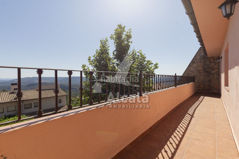 Foto 8a1f2602-badc-4166-bd87-ae2fbfe05778. Casa adossada amb calefacció a Alocén