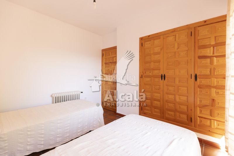 Foto 8a43f3bb-7e98-43c7-9b89-f46549c9a22f. Casa adossada amb calefacció a Alocén