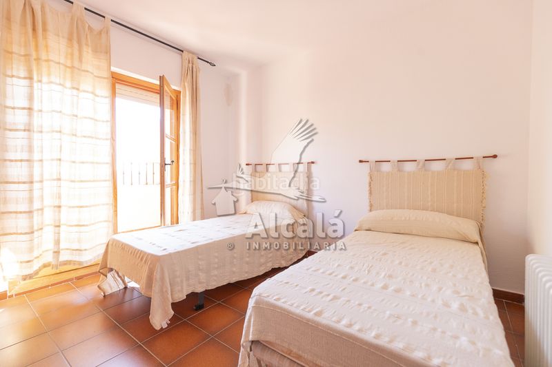 Foto b46aae6b-40c6-4df8-80c5-7d2d3d6d857b. Casa adossada amb calefacció a Alocén