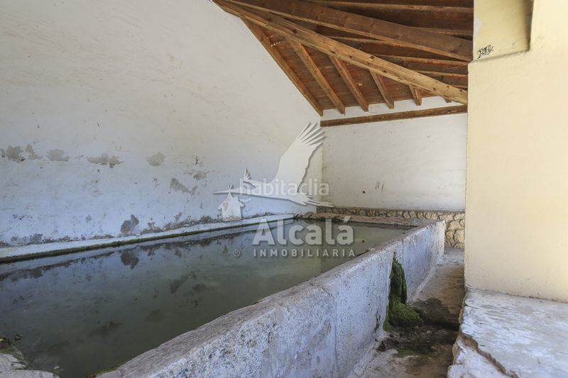 Foto b4f7a6a5-6f89-4115-bd5c-ff81024138a2. Casa adossada amb calefacció a Alocén