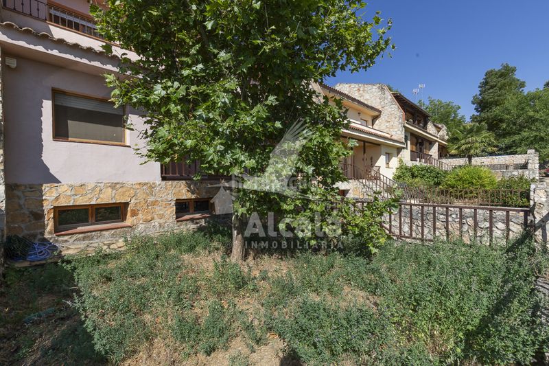 Foto c64470ee-01ca-4854-bc07-8df0225dcb16. Casa adossada amb calefacció a Alocén
