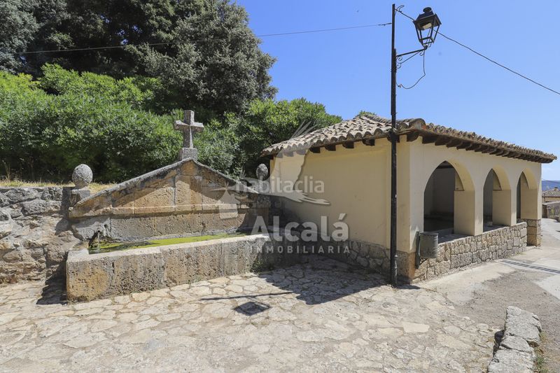 Foto cfa8bb37-dd2f-4c16-b11e-2a2f8aff979e. Casa adossada amb calefacció a Alocén