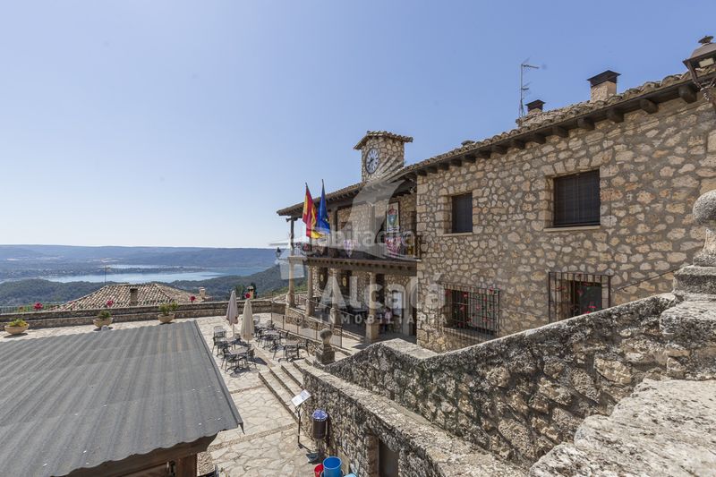 Foto d139f15b-86cf-4401-bb3c-57c65202ff20. Casa adossada amb calefacció a Alocén