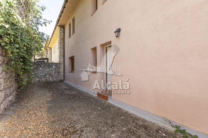 Foto db37bcfd-5aaf-4462-b376-5ea9f49a2362. Casa adossada amb calefacció a Alocén