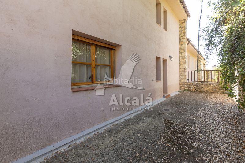 Foto eab85d11-b0e5-4650-9f39-6e2d0a0a0261. Casa adossada amb calefacció a Alocén