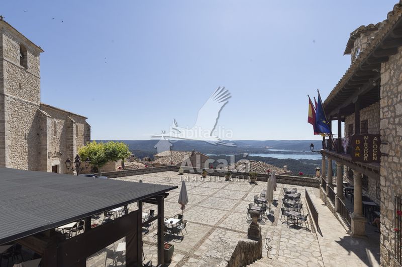 Foto ef6e545a-7333-4725-ac86-f0c54ffe85de. Casa adossada amb calefacció a Alocén