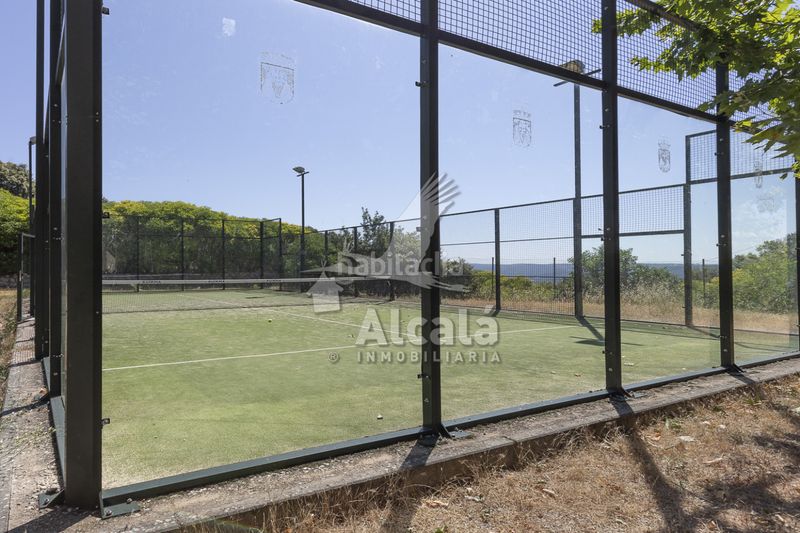 Foto f767509e-8629-44db-8f15-5a4ddfe4e30b. Casa adossada amb calefacció a Alocén