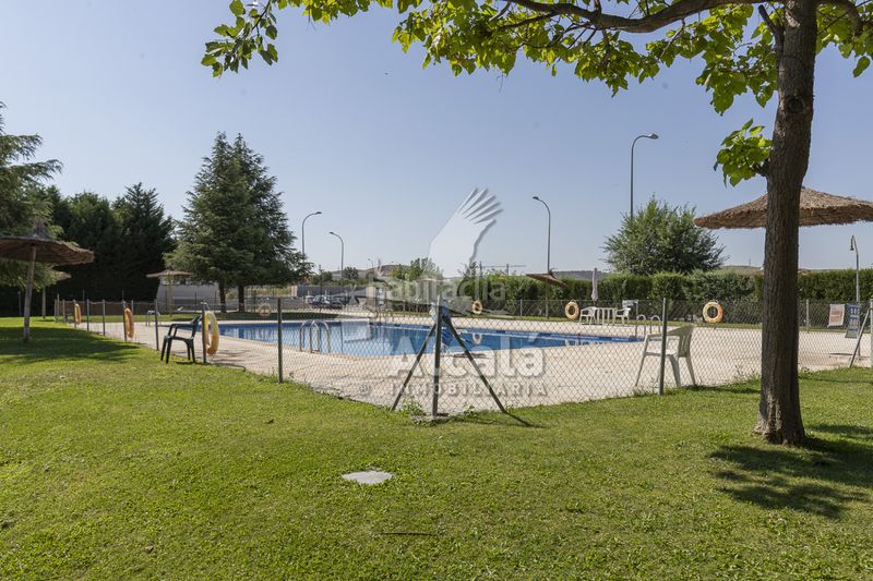Foto a7091619-393e-4fe3-9e70-d5a3b5d74c5d. Pis amb calefacció aparcament piscina a Loeches