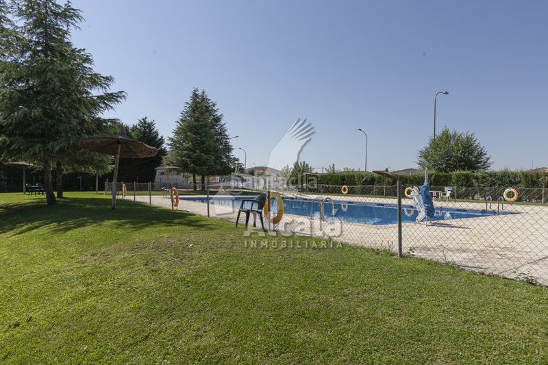 Foto c144a6f3-ce88-45f5-9b66-a6a78b617f4c. Pis amb calefacció aparcament piscina a Loeches