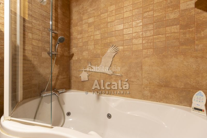 Foto d996c04b-4e98-4343-b9e3-a1afd066171a. Pis amb calefacció aparcament piscina a Parquesol Valladolid