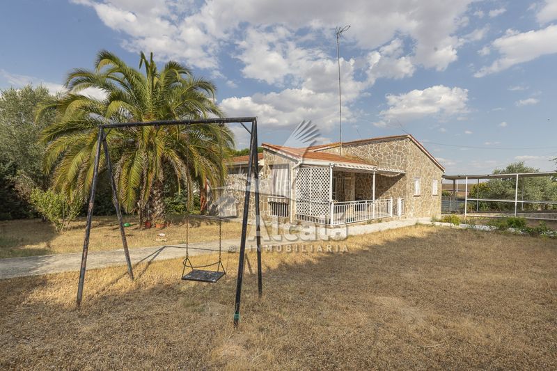 Foto 16952c14-aaed-4892-b4ee-1ce7e5be13cd. Casa amb calefacció aparcament piscina a Torrejón del Rey