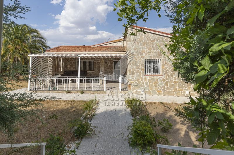 Foto 3313a2e1-017b-4ff4-bd4e-06d2863f2848. Casa amb calefacció aparcament piscina a Torrejón del Rey